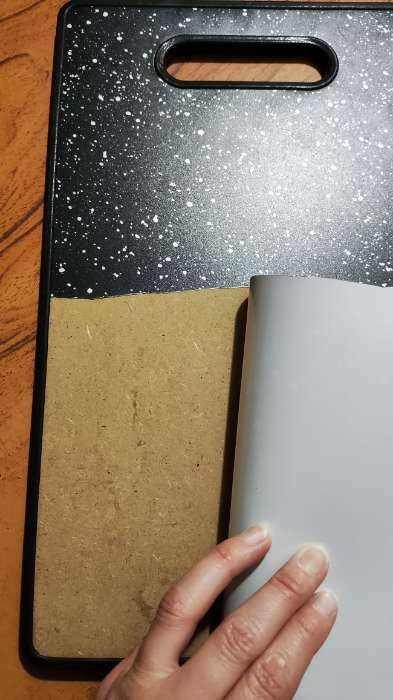 Фотография покупателя товара Доска разделочная пластиковая прямоугольная Доляна «Звёздное небо», 36,5×23 см - Фото 3