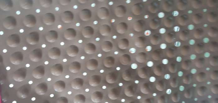 Фотография покупателя товара Коврик противоскользящий на присосках Доляна «Пузырьки», 39×101 см, цвет МИКС