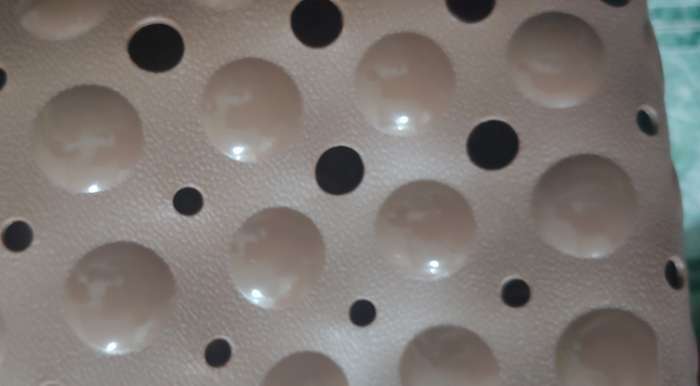 Фотография покупателя товара Коврик противоскользящий СПА в ванну на присосках Доляна «Пузырьки», 39×101 см, цвет МИКС - Фото 6