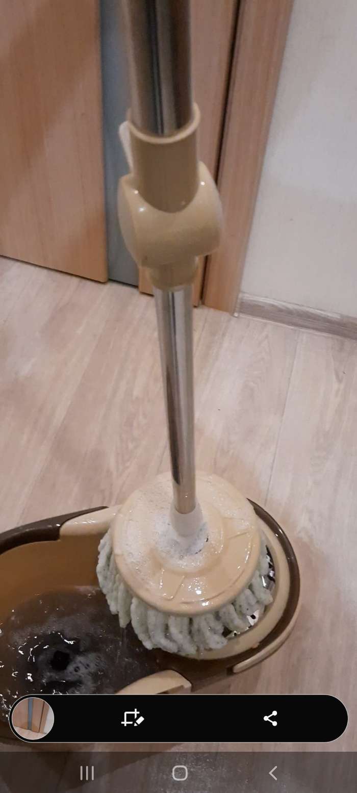 Фотография покупателя товара Швабра с отжимом и ведро с металлической центрифугой 14 л, запасная насадка из микрофибры, цвет МИКС - Фото 4