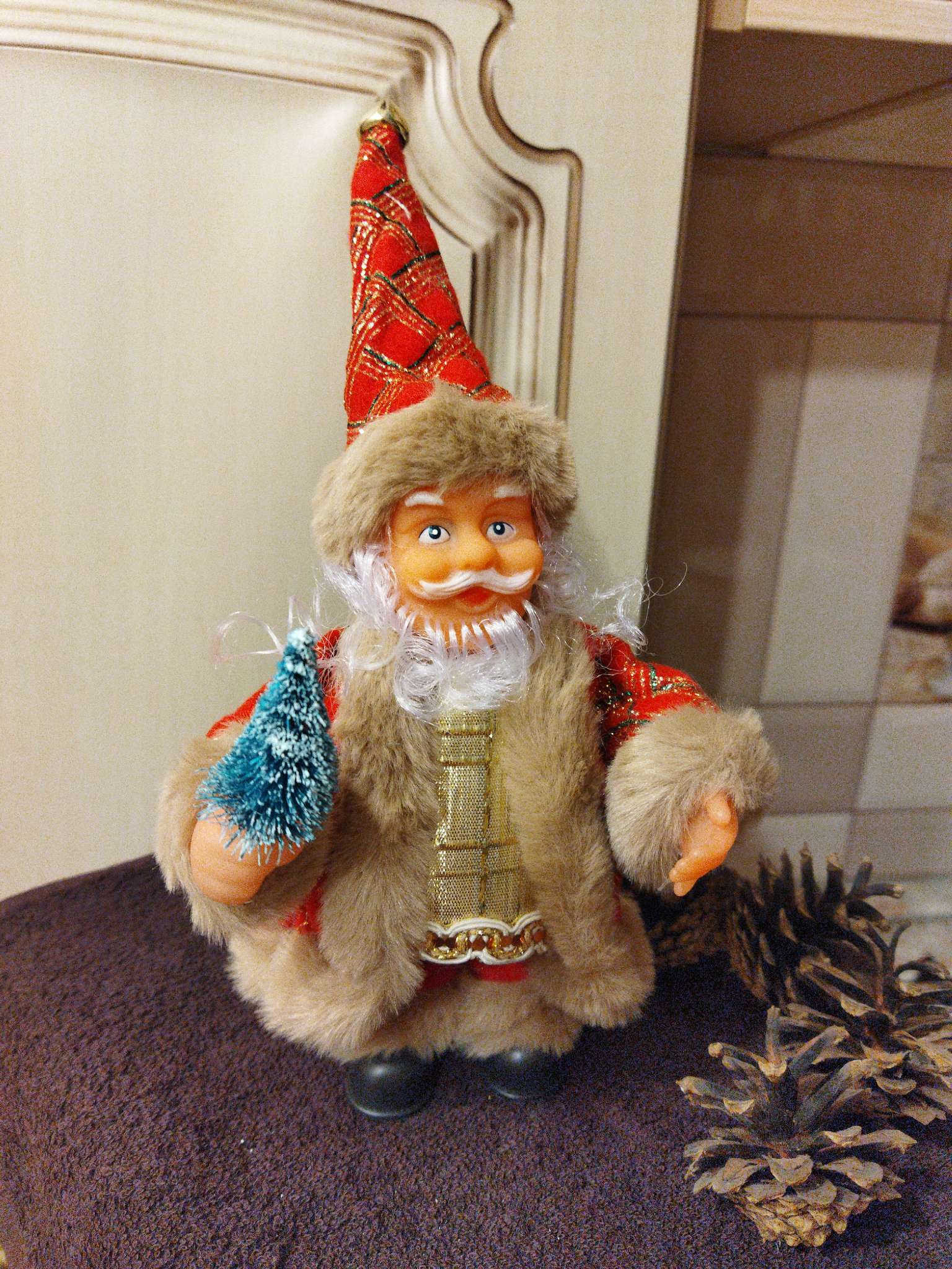 Фотография покупателя товара Дед Мороз "В узорчатой шубке с ёлочкой" 19 см, коричнево-красный