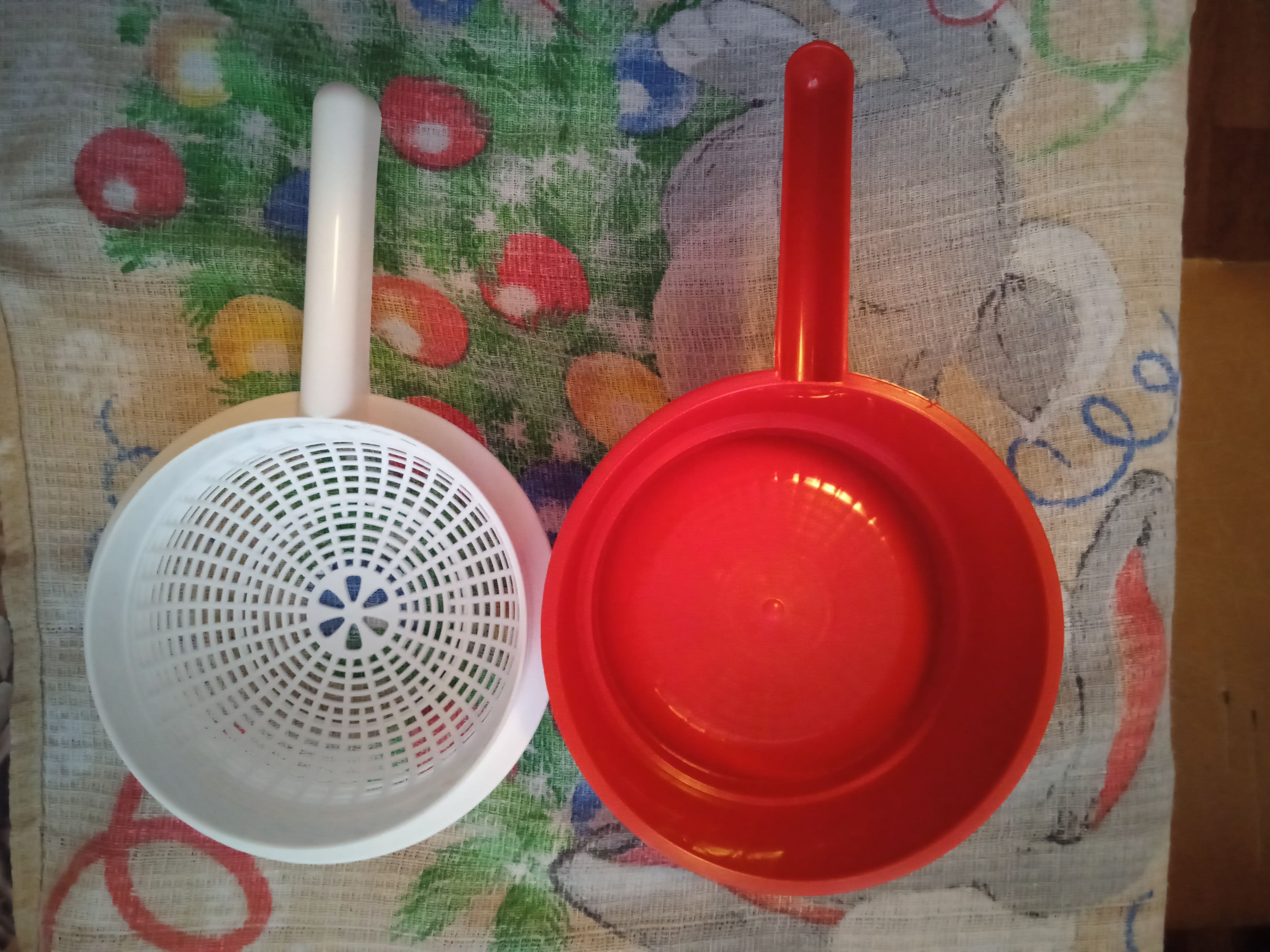 Фотография покупателя товара Сыродельница «Мини», d=12 см, внешний d=14 см, цвет красный - Фото 3