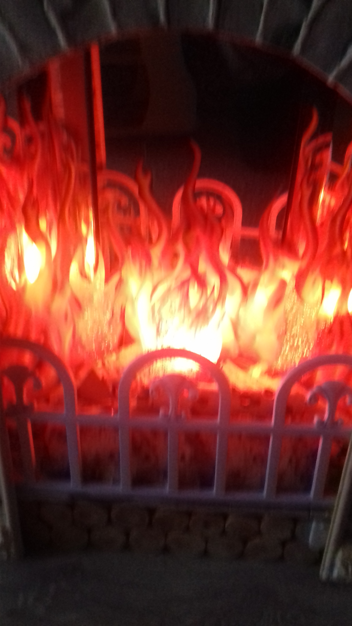 Фотография покупателя товара Лампа декоративная "Горящее пламя", 3 режима, SMD2835, 96LED, 7 Вт, 220V, цоколь Е27