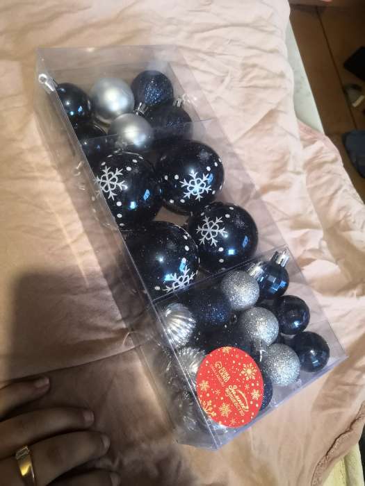 Фотография покупателя товара Набор шаров пластик d-3 см, d-4 см, d-6 см, 34 шт "Ночные снежинки" серебристо-синий