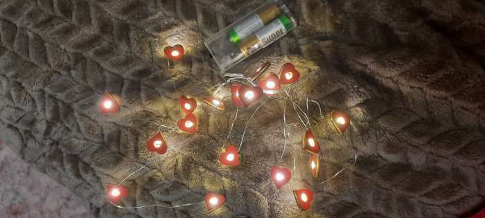 Фотография покупателя товара Гирлянда "Нить", роса с насадками "Сердце белое", 2 м, LED-20-3V, 2*АА, фиксинг, серебристая нить, свечение тёплое белое - Фото 2