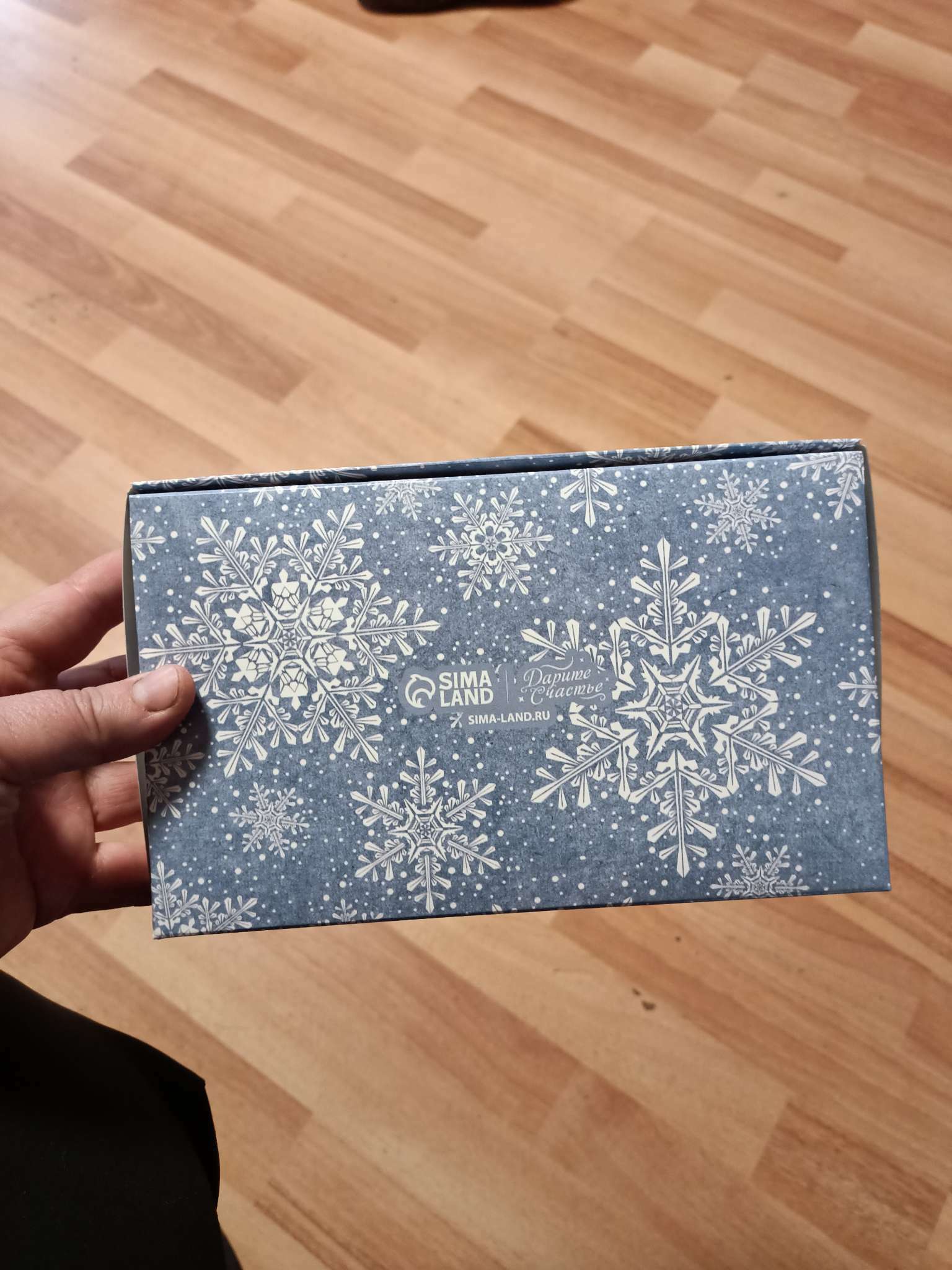 Фотография покупателя товара Коробка складная «Снежинки», 20 × 12 × 4 см - Фото 3