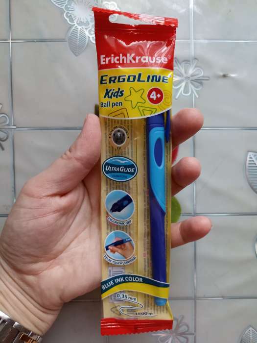 Фотография покупателя товара Ручка шариковая ErichKrause ErgoLine Kids, первоклассника, эргономичный держатель, корпус Soft-touch, узел 0.7 мм, чернила синие, микс, блистер - Фото 3