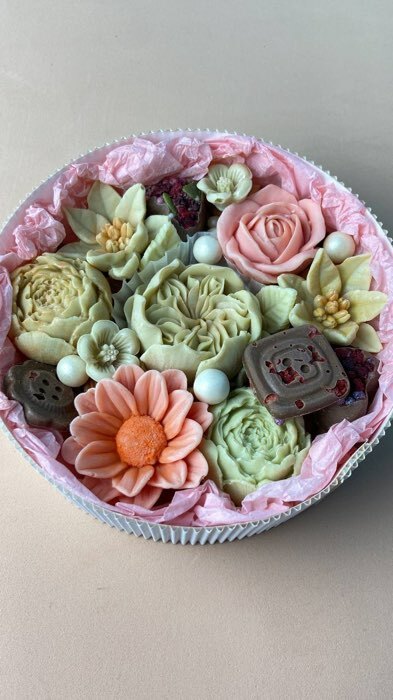 Фотография покупателя товара Коробка подарочная, кондитерская упаковка «8 марта» фиолетовая, 22 х 16 х 5 см - Фото 35