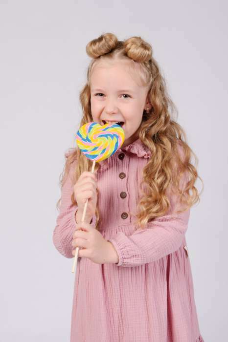 Фотография покупателя товара Леденец на палочке «Ты приносишь в мою жизнь краски», вкус: тутти - фрутти, 120 г - Фото 3