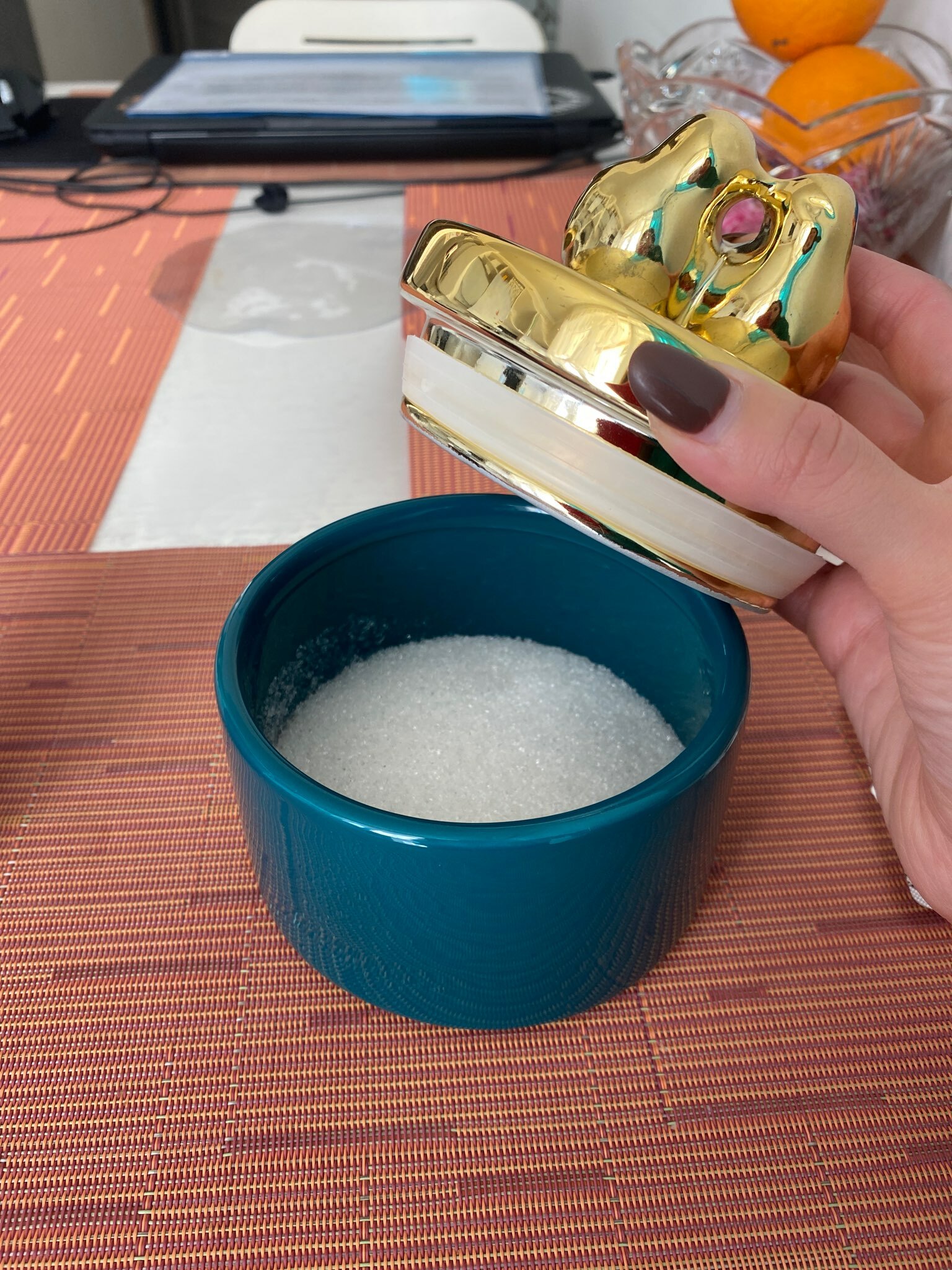 Фотография покупателя товара Банка керамическая для сыпучих продуктов «Золотое крыло», 1 л, цвет зелёный - Фото 11