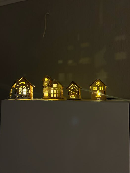 Фотография покупателя товара Ёлочная игрушка «Домик с ёлкой», от батареек, свечение тёплое белое - Фото 2