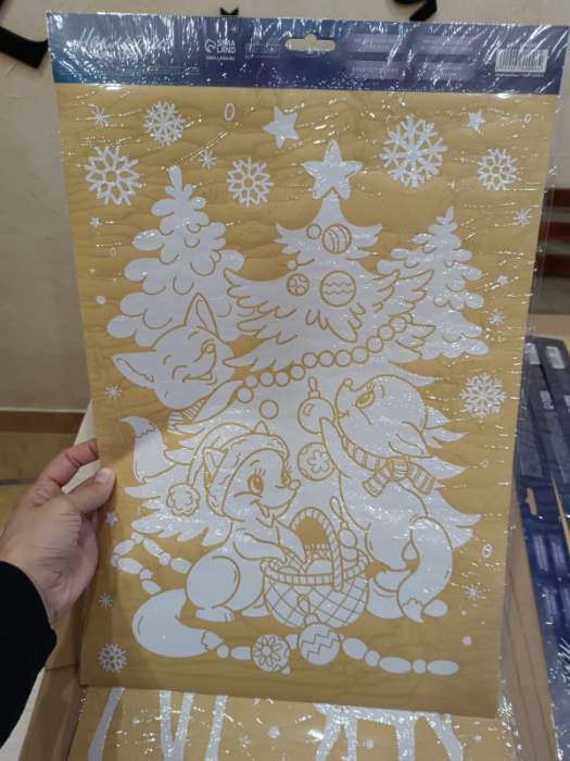 Фотография покупателя товара Наклейки для окон «Зимняя компания», многоразовая, 33 × 50 см - Фото 3