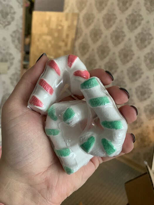 Фотография покупателя товара УЦЕНКА Новогодняя бомбочка для ванны леденец, 100 г - Фото 12