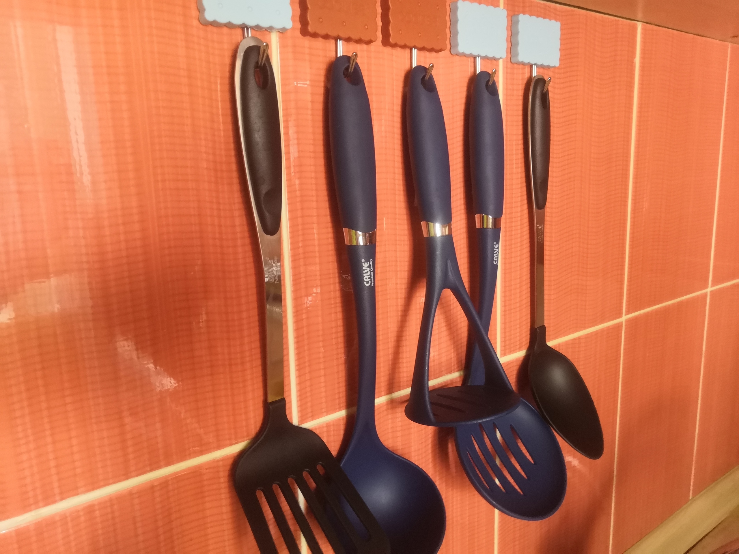 Фотография покупателя товара Набор кухонных принадлежностей CALVE, 3 предмета: половник, шумовка, картофелемялка, цвет МИКС - Фото 1