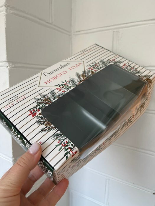 Фотография покупателя товара Коробка складная, под 5 эклеров «Счастливого Нового года», 25,2 х 15 х 6,6 см - Фото 2