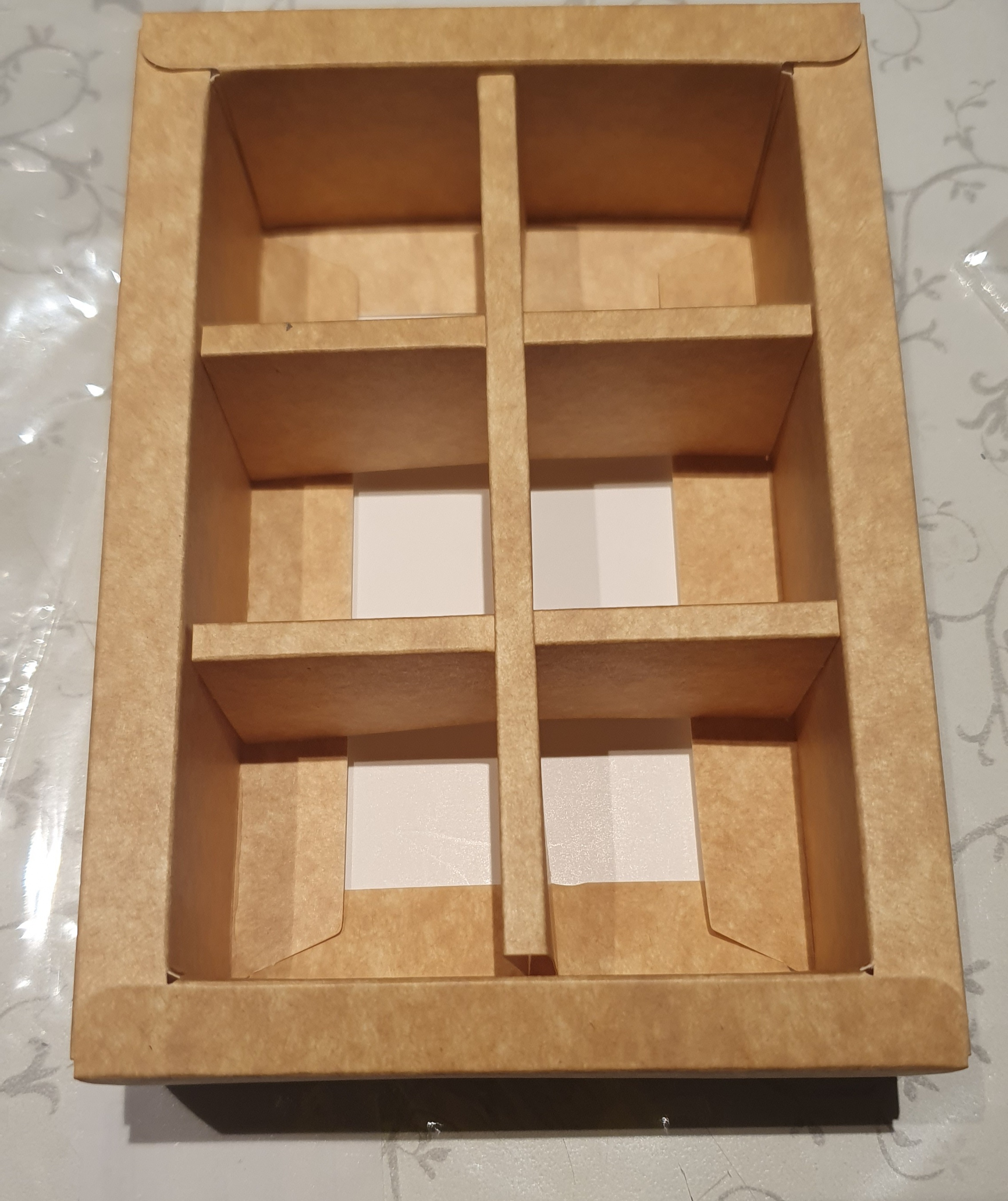 Фотография покупателя товара Коробка для 6 конфет с окном, белая, 13.7×9.85×3.85 см - Фото 27