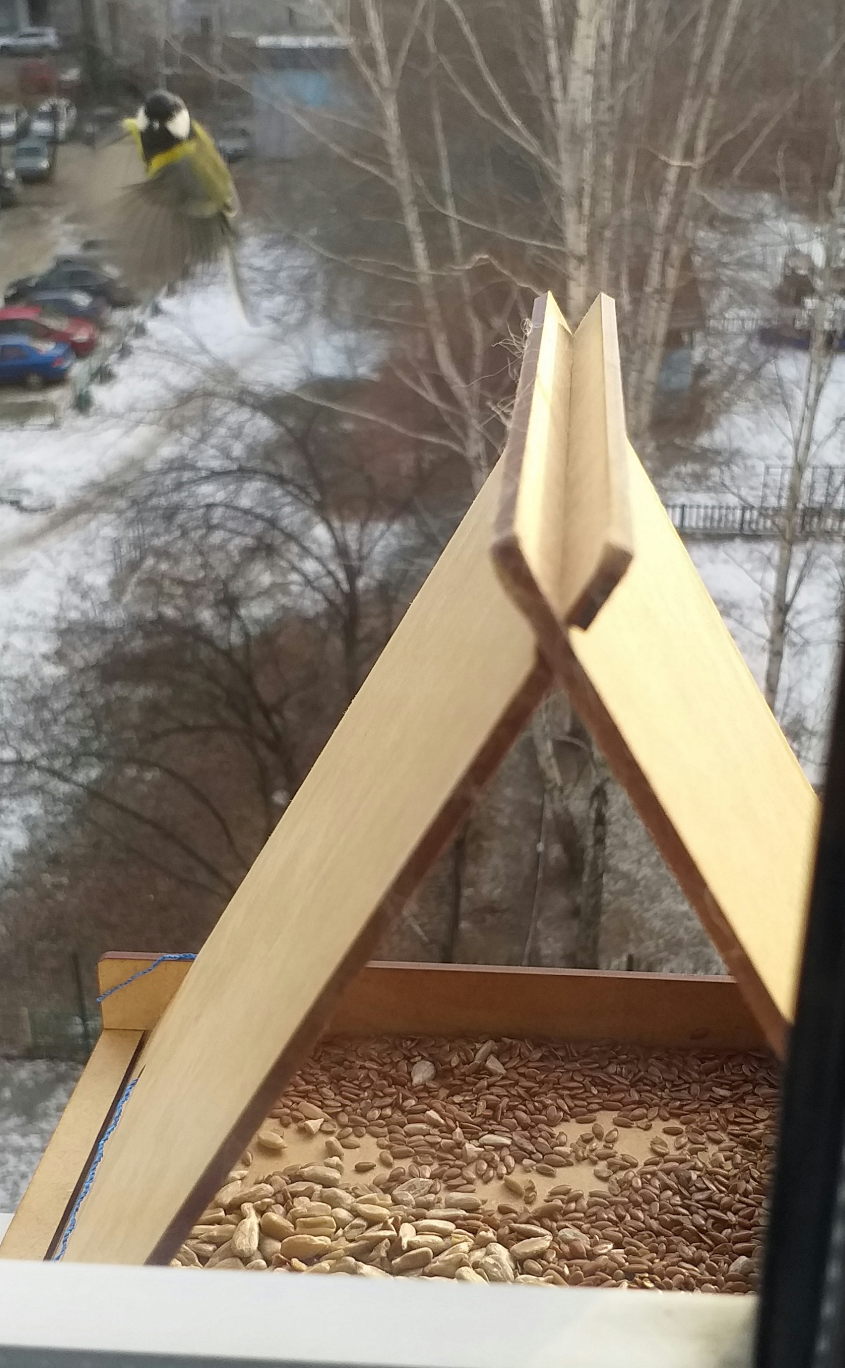 Фотография покупателя товара Кормушка - конструктор из ХДФ для птиц «Терция», своими руками, 16×18×23 см, Greengo - Фото 5