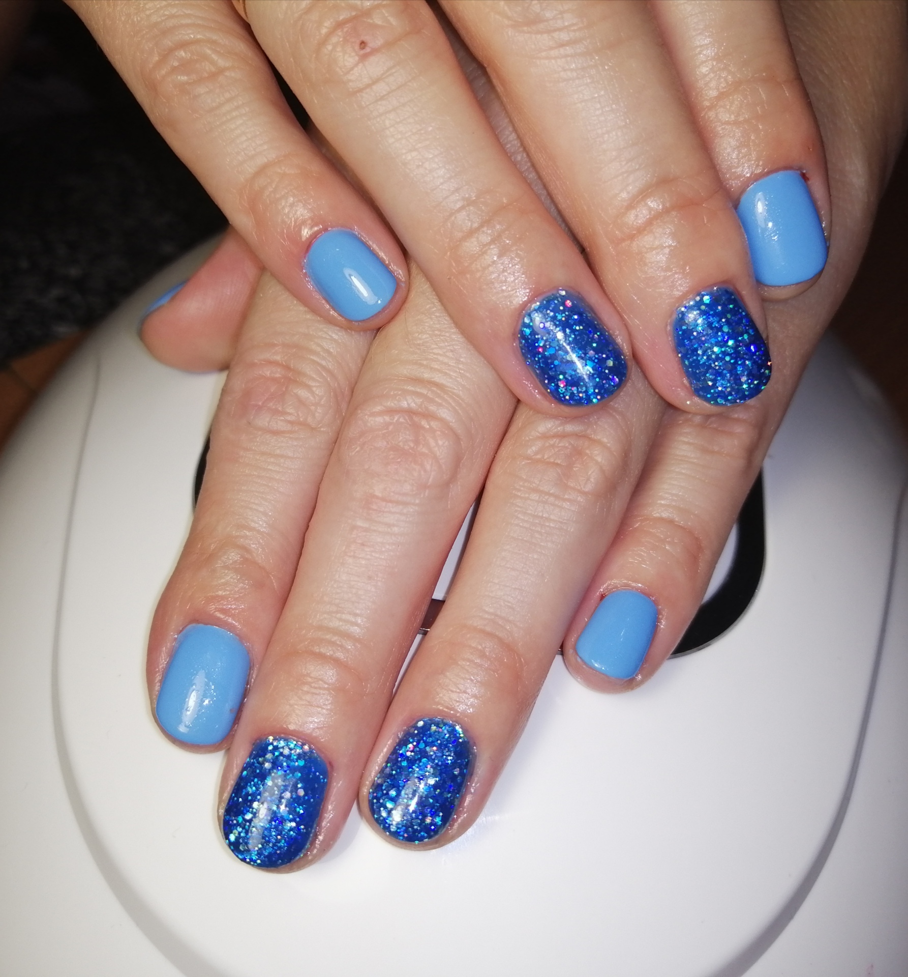 Фотография покупателя товара Гель-лак для ногтей "Искрящийся бриллиант", трёхфазный LED/UV, 10мл, цвет 011 тёмно-голубой
