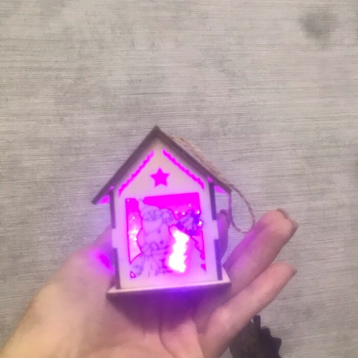 Фотография покупателя товара Ёлочная игрушка «Домик с Дедом Морозом», от батареек, свечение RGB