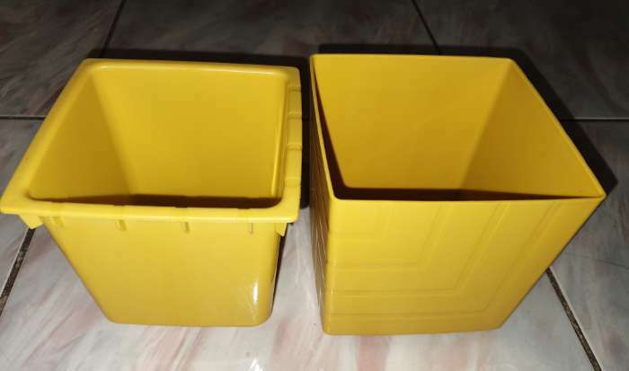 Фотография покупателя товара Кашпо «Квадро» с вкладкой, пластиковый, 1,2 л, цвет желтый - Фото 5