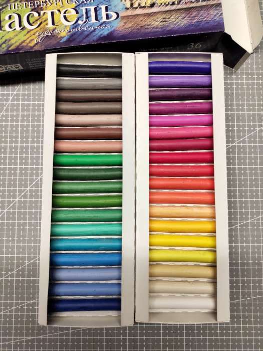 Фотография покупателя товара Пастель сухая, набор 36 цветов, Hard, Спектр "Петербургская", D-8.5мм /L-65 мм, круглое сечение, художественная