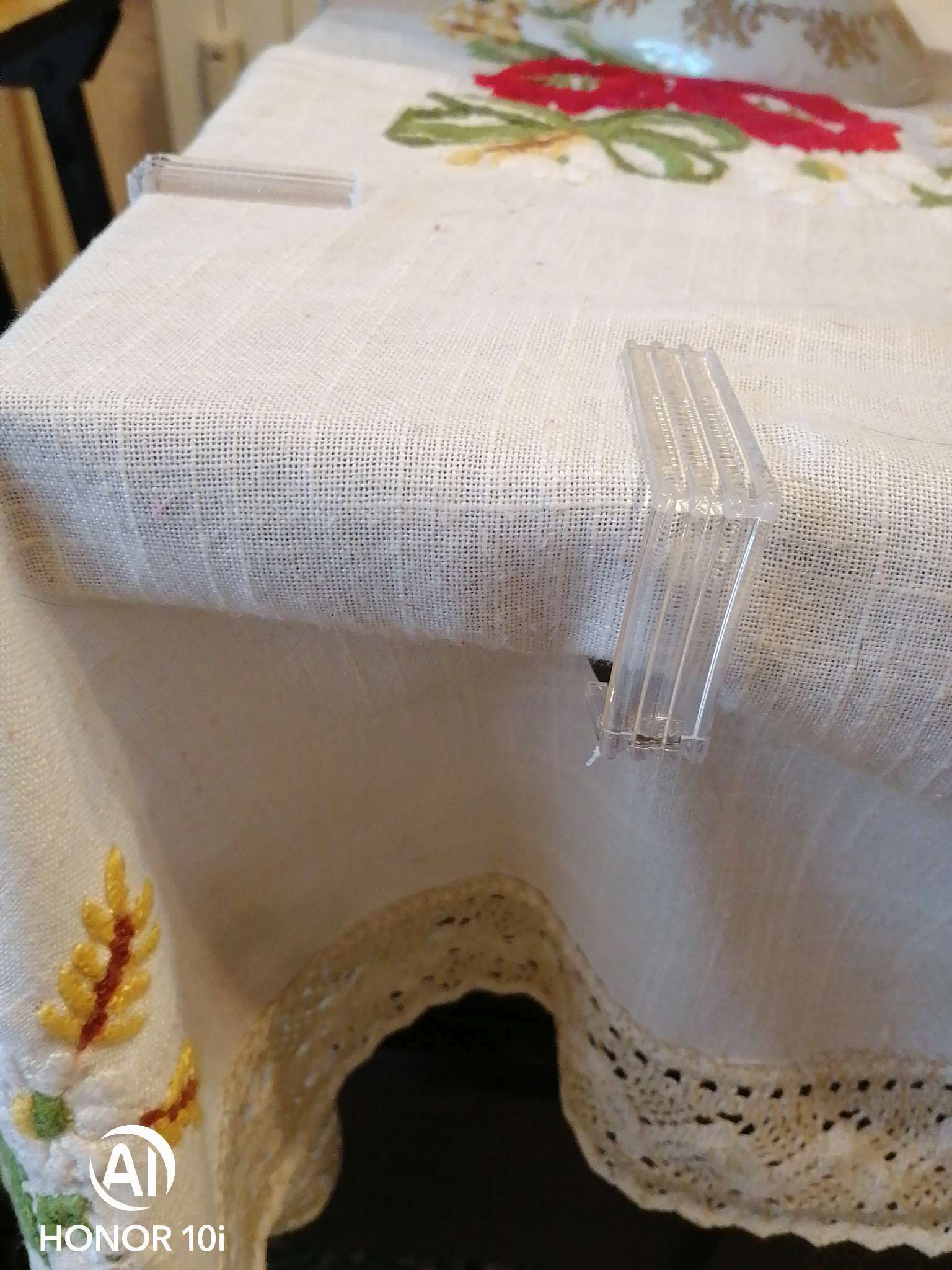 Фотография покупателя товара Зажимы для скатерти «Холдер», набор 4 шт., МИКС - Фото 2