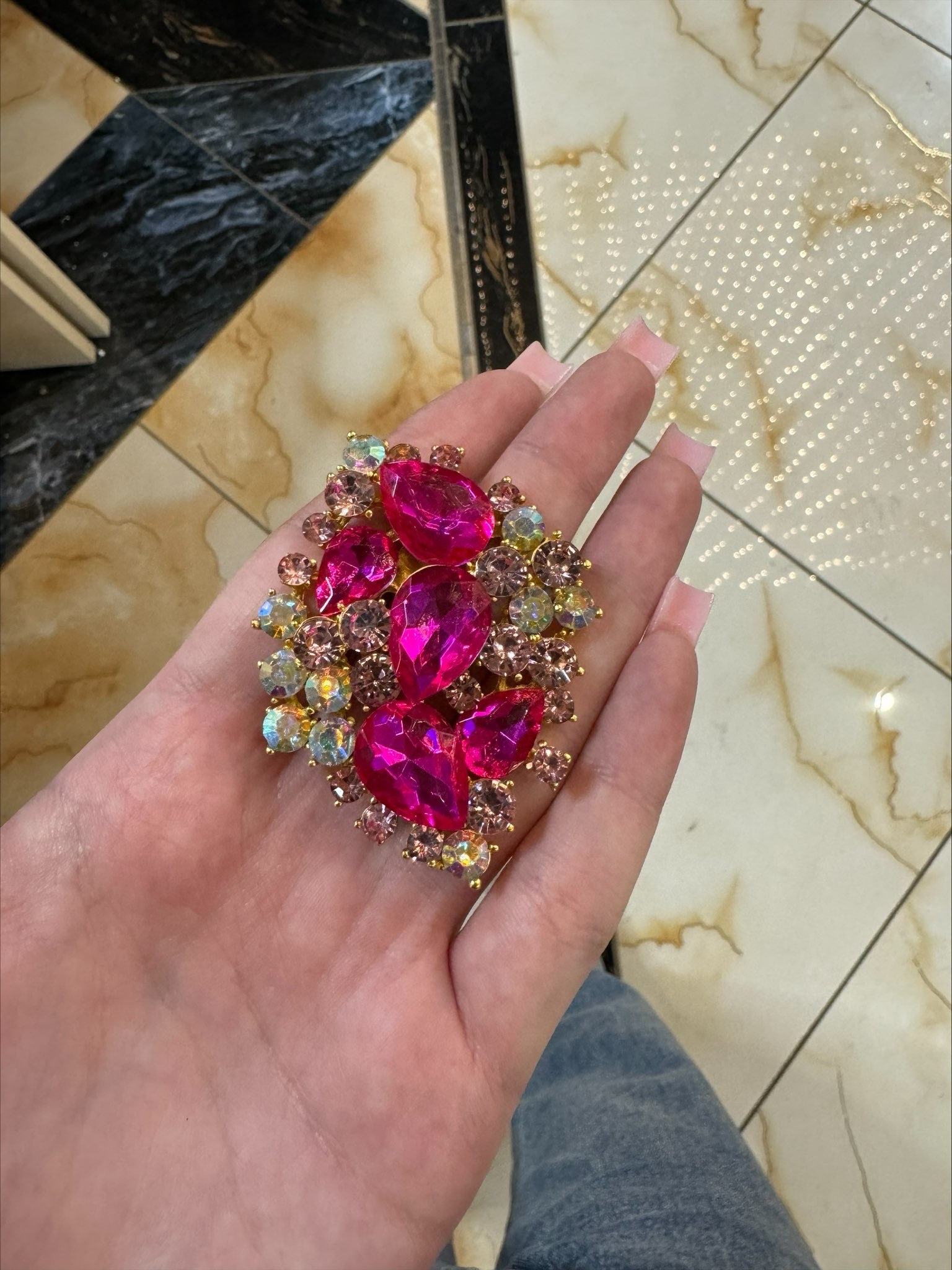Фотография покупателя товара Брошь «Императрица» капли, цветная в матовом золоте