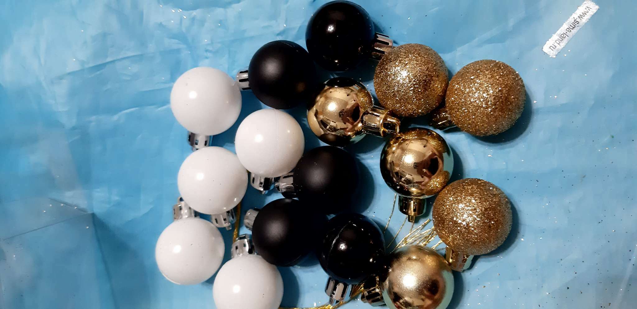 Фотография покупателя товара Набор ёлочных шаров, d-3 см, 16 шт, пластик, цвета чёрный, золотой, белый - Фото 2