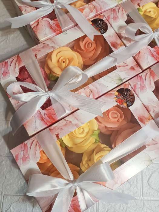Фотография покупателя товара Коробка складная под зефир, с окном «Розовые цветы», 25 х 15 х 7 см - Фото 3