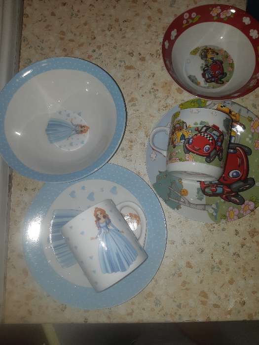 Фотография покупателя товара Набор детской посуды из керамики Доляна «Такси», 3 предмета: кружка 230 мл, миска 400 мл, тарелка d=18 см