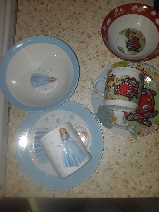 Фотография покупателя товара Набор детской посуды из керамики Доляна «Такси», 3 предмета: кружка 230 мл, миска 400 мл, тарелка d=18 см - Фото 3