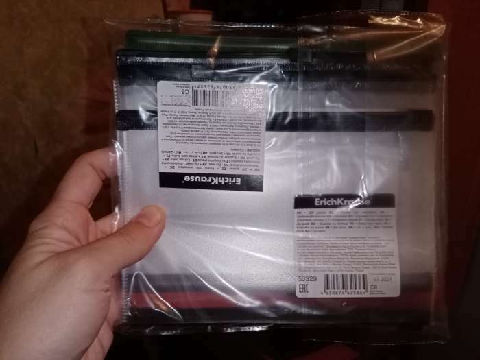 Фотография покупателя товара Папка-конверт на ZIP-молнии С6 ( 175×117 мм), 120 мкм, ErichKrause Fizzy Clear, c цветной молнией, тиснение, до 100 листов, микс - Фото 4