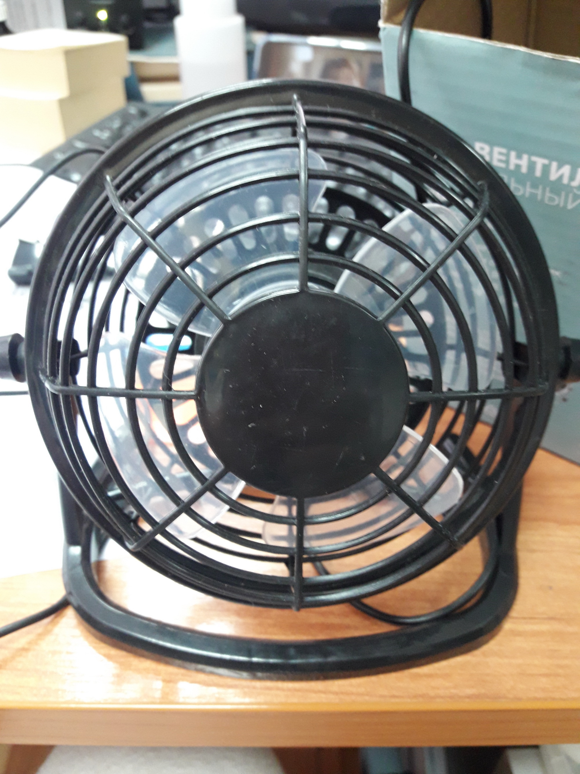 Фотография покупателя товара Вентилятор Luazon LOF-06, настольный, 2.5 Вт, 12 см, пластик, черный