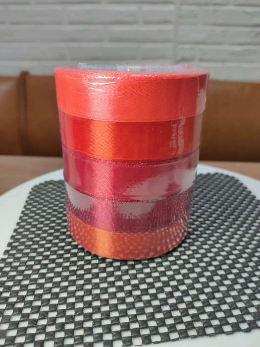 Фотография покупателя товара Набор атласных лент, 5 шт, размер 1 ленты: 20 мм × 23 ± 1 м, цвет красный спектр