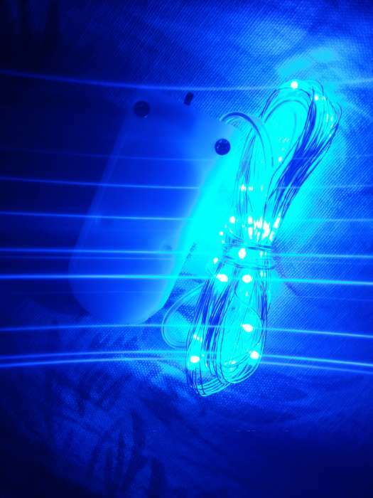 Фотография покупателя товара Гирлянда «Нить» 5 м роса, IP20, серебристая нить, 50 LED, свечение синее, CR2032х2 - Фото 3