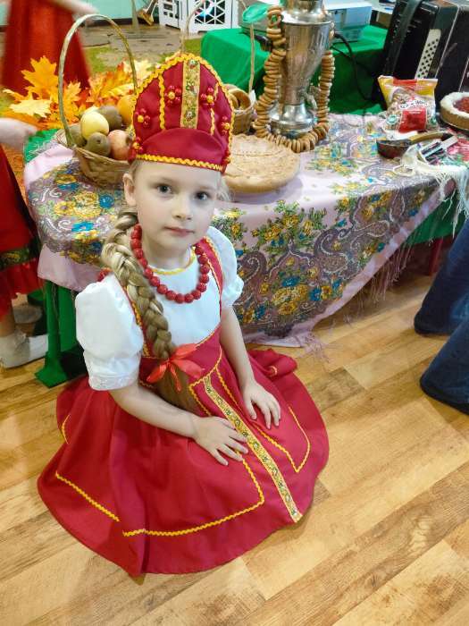 Фотография покупателя товара Русский народный костюм, кокошник, сарафан с рубашкой, цвет красный, рост 122-128, 6-7 лет - Фото 1