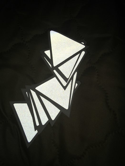 Фотография покупателя товара Светоотражающая наклейка «Треугольник», 5 × 5 см, цвет серый