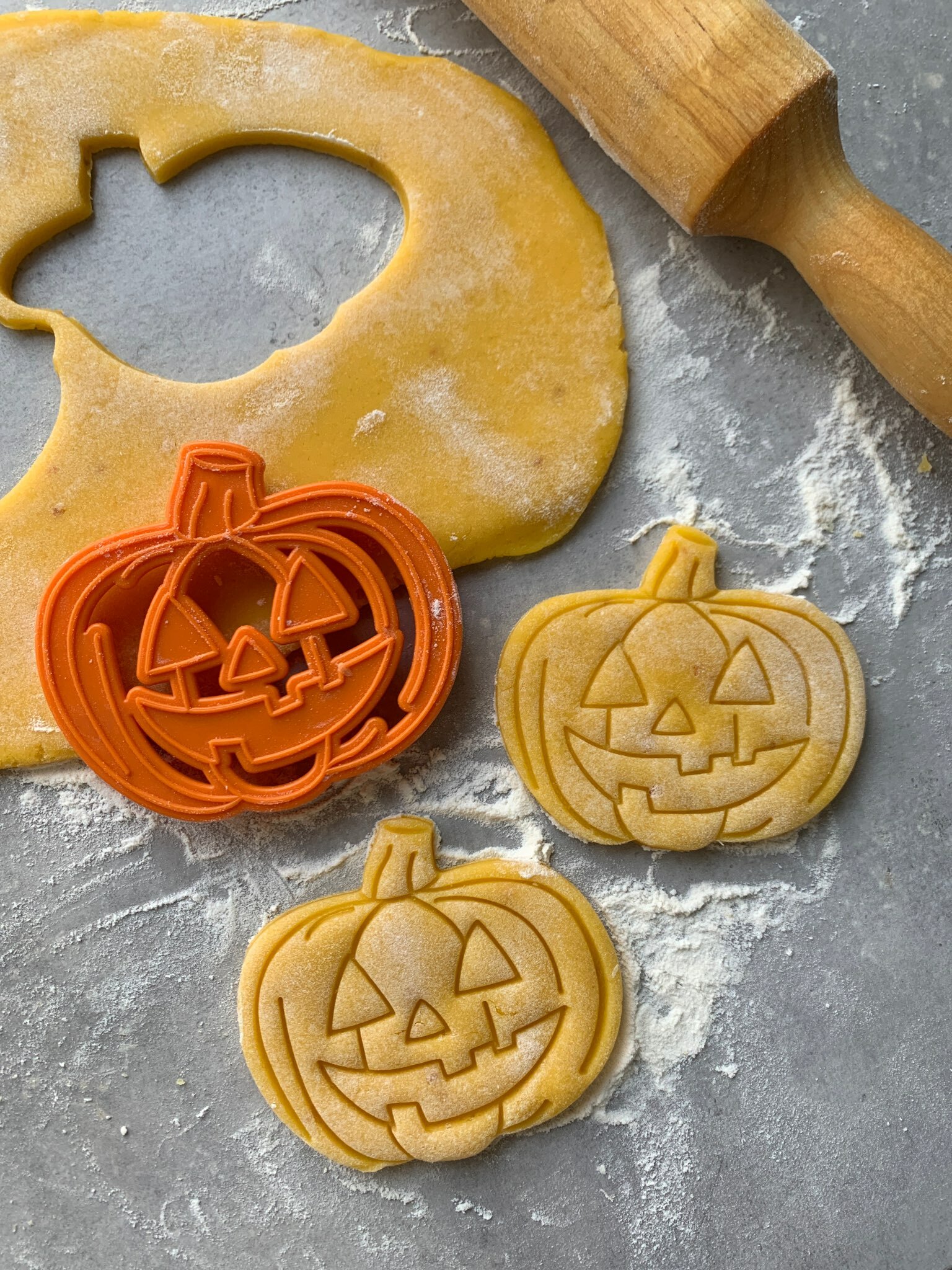 Фотография покупателя товара Форма для печенья «Тыква», вырубка, штамп, 9,5×8,5×1 см, цвет оранжевый - Фото 2