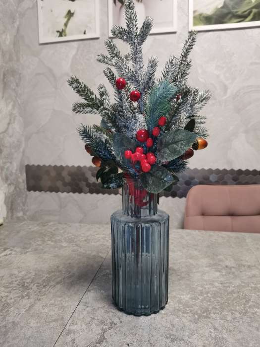 Фотография покупателя товара Декор "Зимние мечты" ягоды на снежной ели, 50 см - Фото 11