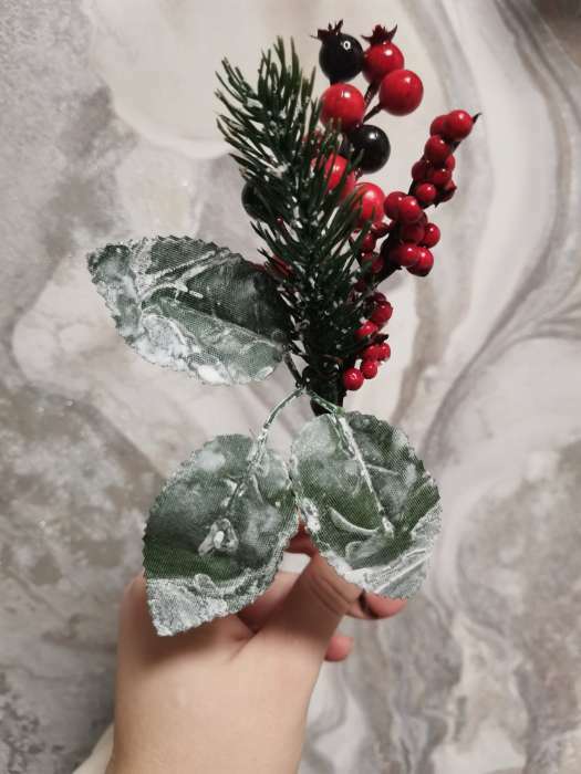 Фотография покупателя товара Декор "Зимнее очарование" шишка ягоды хвоя, 17 см - Фото 1