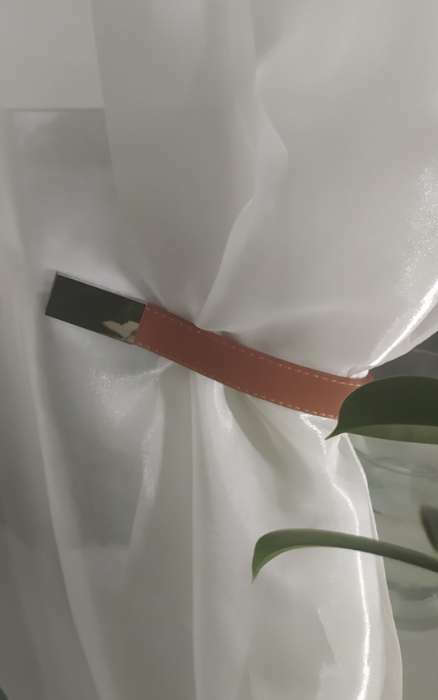 Фотография покупателя товара Подхват для штор из кожзаменителя, 35 × 2,5 см, цвет чёрный - Фото 2