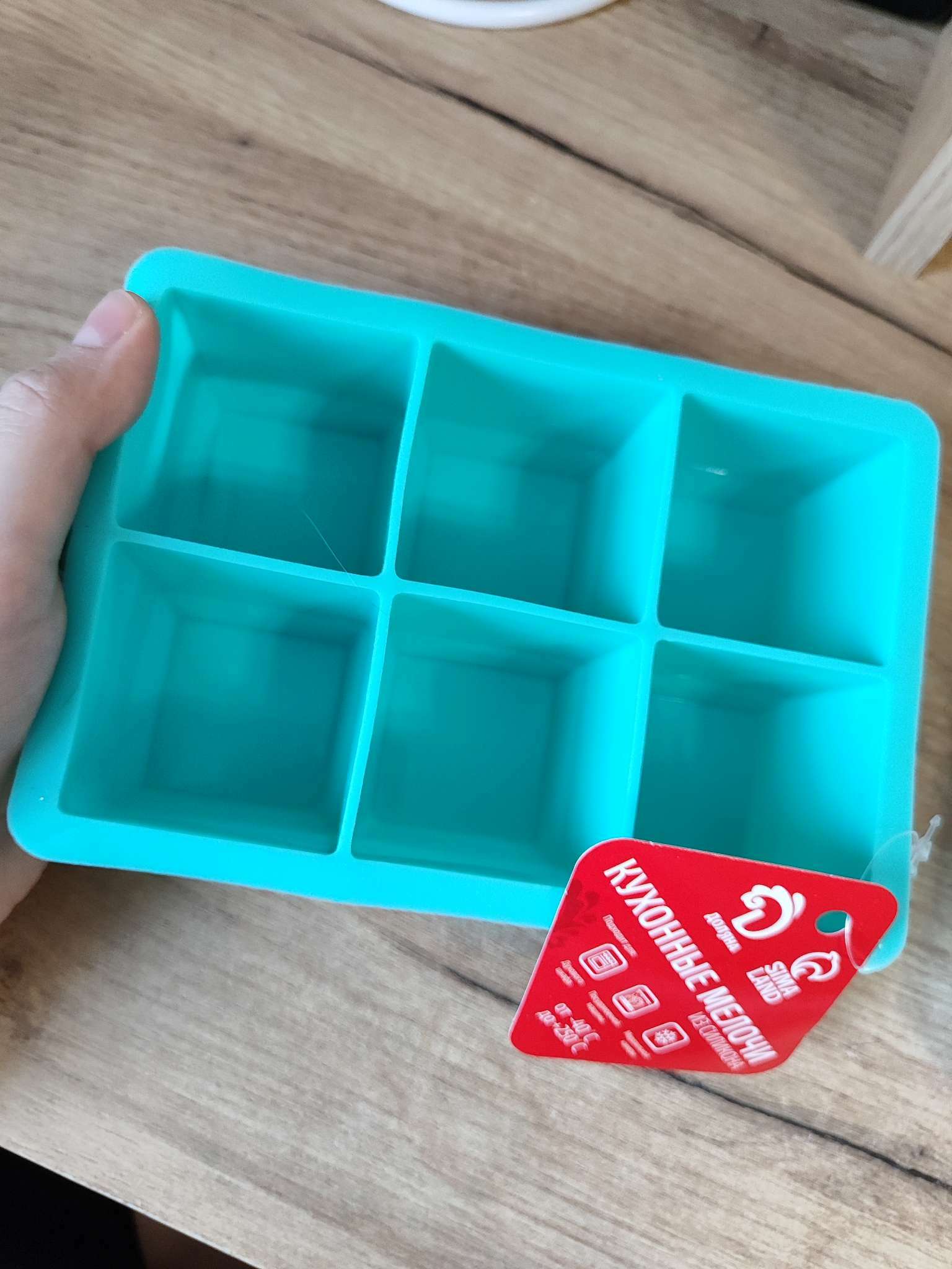 Фотография покупателя товара Форма для льда Доляна «Кубик», 16,5×11,5×5 см, 6 ячеек (5×5 см), цвет бирюзовый - Фото 2