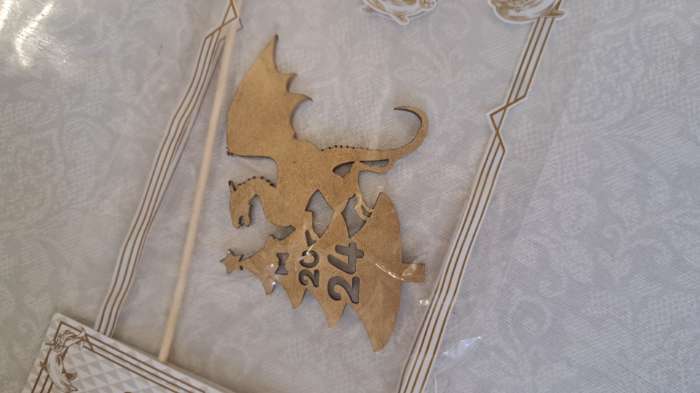 Фотография покупателя товара Топпер деревянный "Символ года 2024", золотой, "Дракон на ёлке" - Фото 1