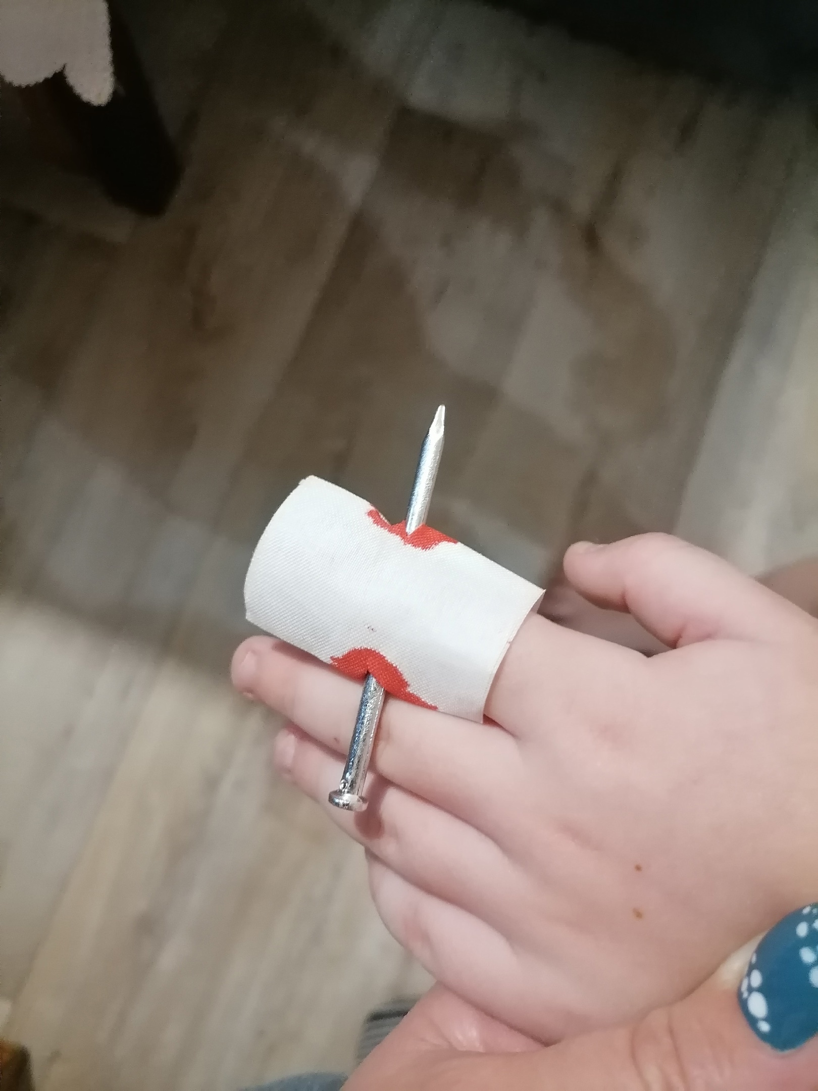 Фотография покупателя товара УЦЕНКА Прикол "Гвоздь на пальце" 15*8 см - Фото 1