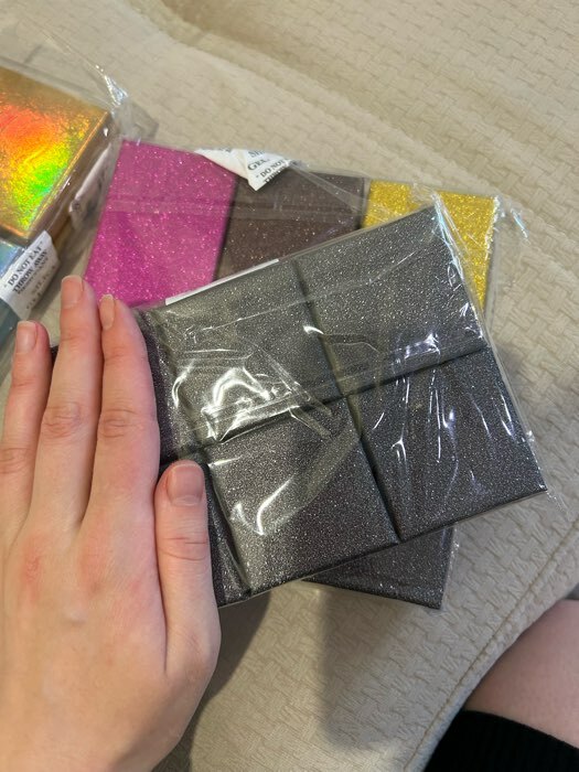 Фотография покупателя товара Коробочка подарочная под серьги/кольцо «Блеск», 5 × 5, цвет чёрный - Фото 3