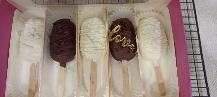 Фотография покупателя товара Форма для мороженого Доляна «Эскимо», силикон, 42×12 см, 8 ячеек (6,8×3,8 см), цвет МИКС - Фото 6