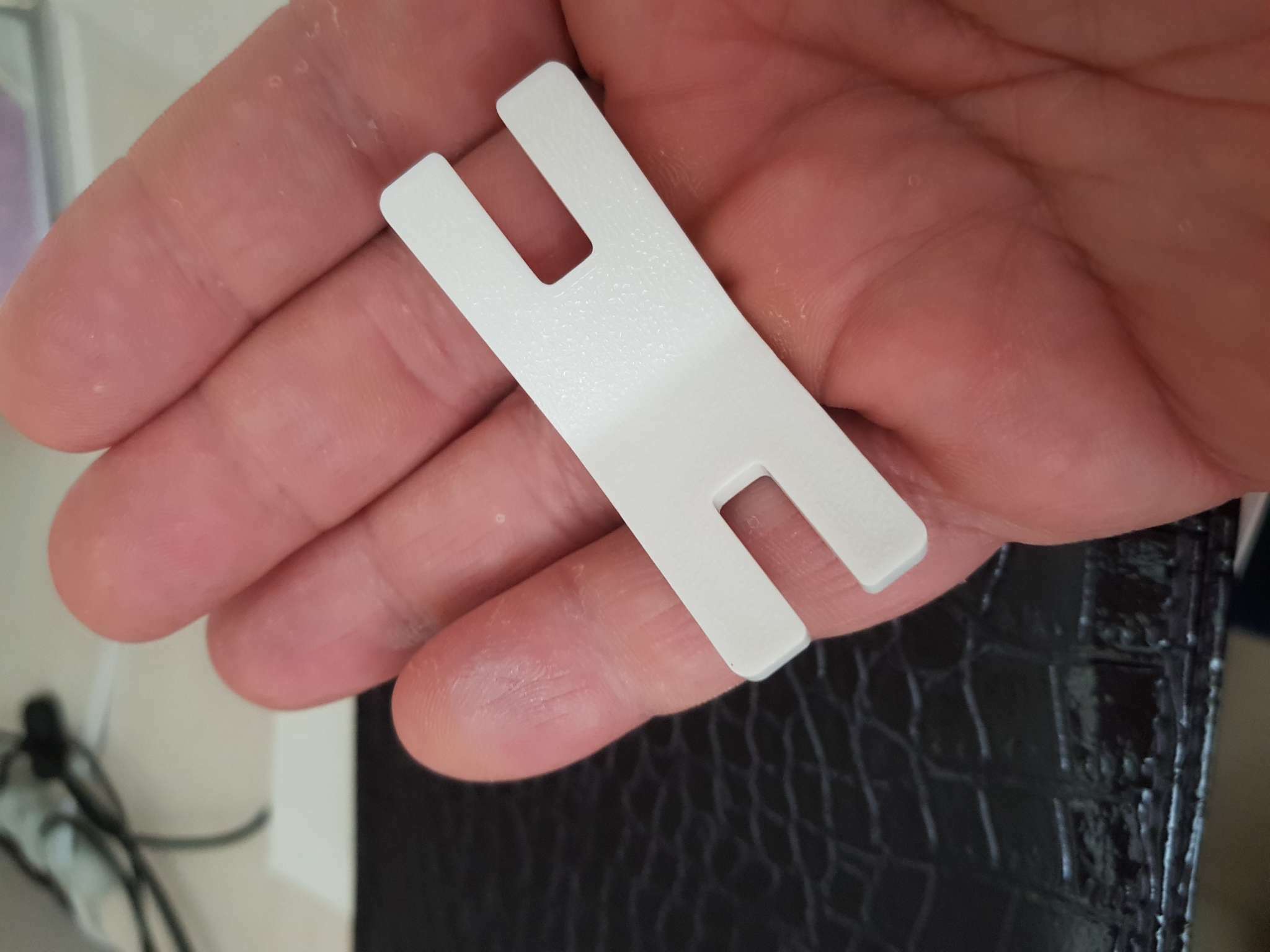 Фотография покупателя товара Подъёмная пластина для прошивания трудных мест, для БШМ, 5.5×2.1×0.4 см - Фото 3