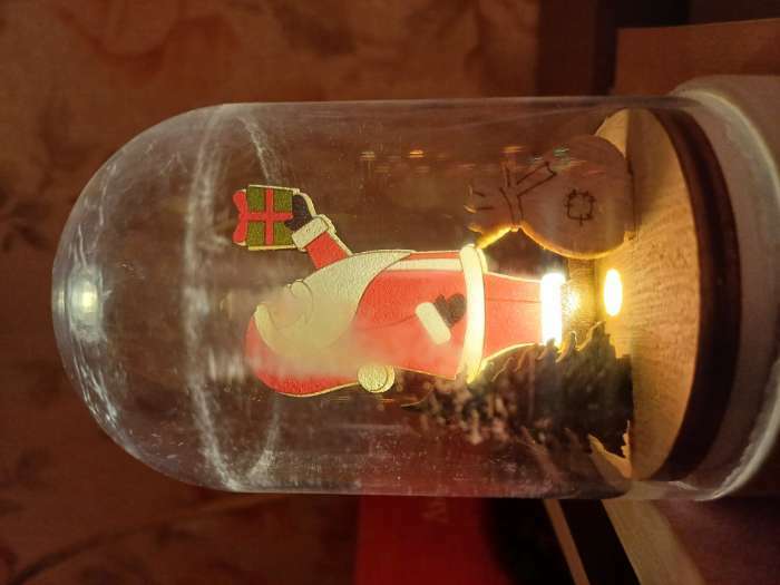 Фотография покупателя товара Светодиодная фигура под куполом «Дед Мороз» 6 × 9.5 × 6 см, дерево, батарейки LR1130х3, свечение тёплое белое - Фото 1