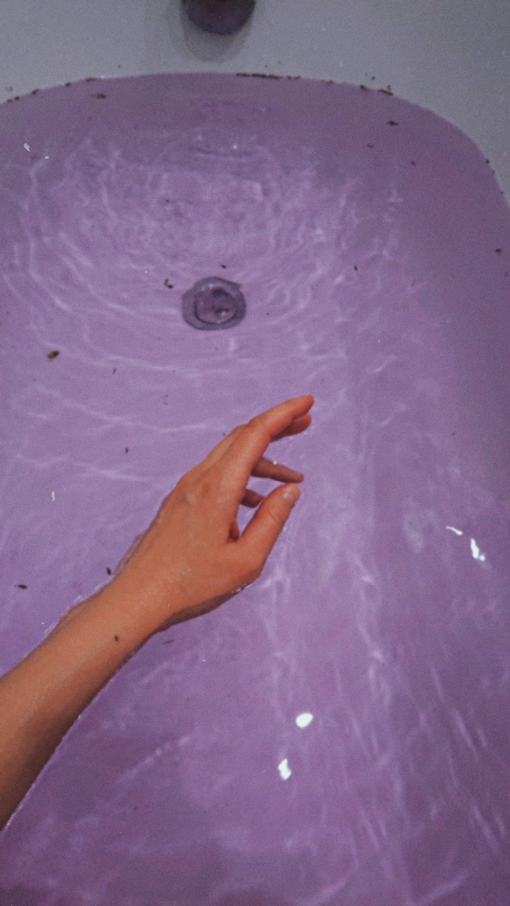 Фотография покупателя товара Бомбочка для ванн Laboratory Katrin двухцветная с цветами лаванды, 120 г