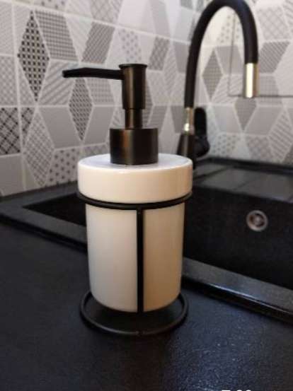 Фотография покупателя товара Дозатор для жидкого мыла на подставке SAVANNA «Геометрика», 250 мл, 16×7,8 см, цвет чёрно-белый - Фото 7